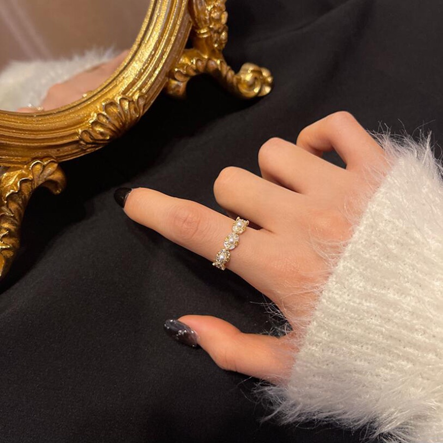 Cincin Baja Titanium Emas Mutiara Berlian Mewah Yang Elegan Perhiasan Fashion Wanita Rings Adjustable Size