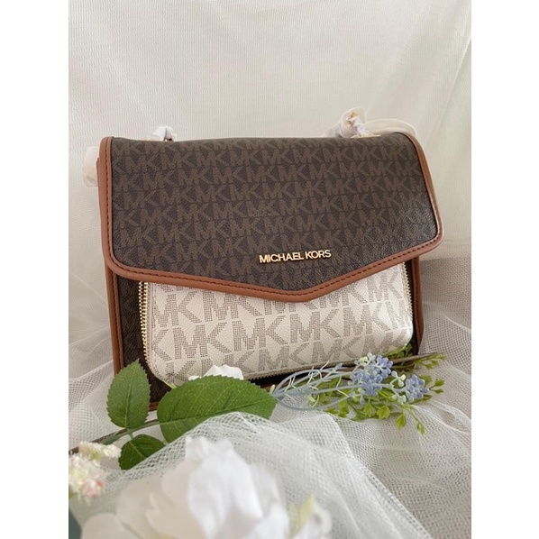 MK Regina Brown Signature