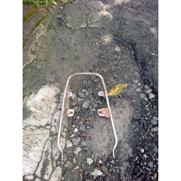 Behel begel pegangan belakang jok Yamaha YT 115 Rx Spesial ORI