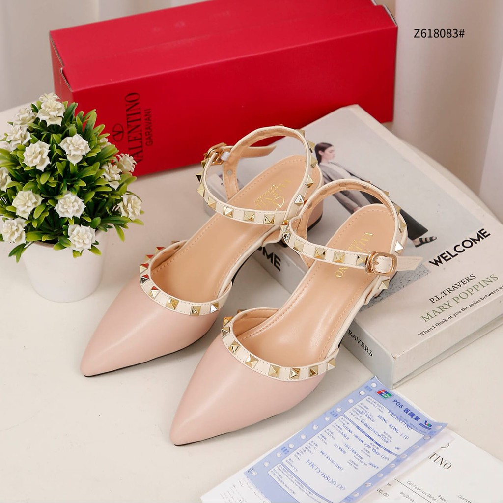 V Rockstud Pump  Z618083