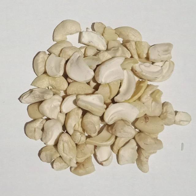 

KACANG MEDE BELAH EMPAT KACANG METE / MENTE MENTAH 1 KG