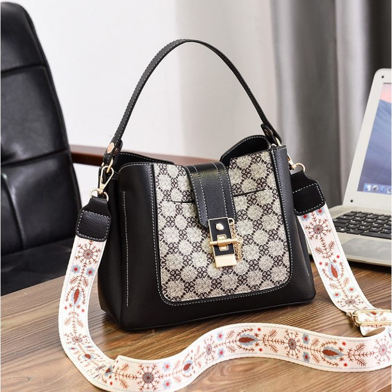 EL 5458 GT 1721 RISCE TAS SELEMPANG IMPORT WANITA CEWEK PEREMPUAN JAKARTA BATAM 25 x 13 x 19