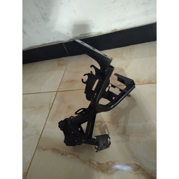 braket lampu depan r15v2