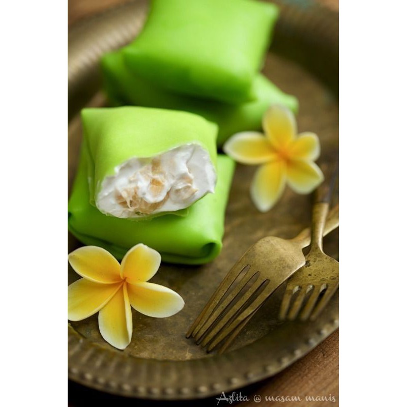 

PANCAKE DURIAN WITH CREAM