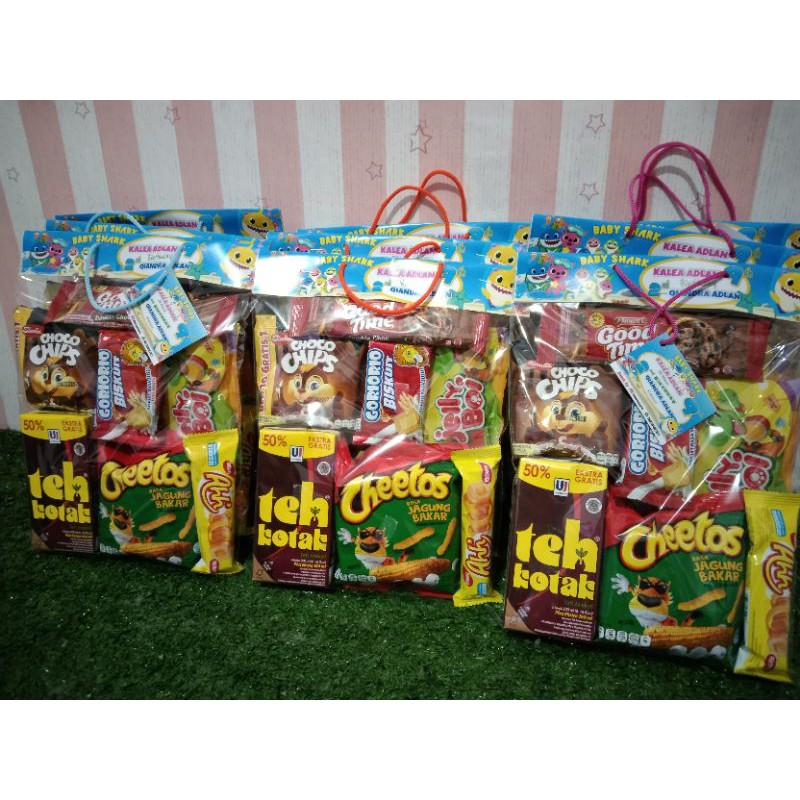 Goodiesnack Ultah / Paket Ulang tahun / Bingkisan snack ultah murah / Snack surabaya hampers