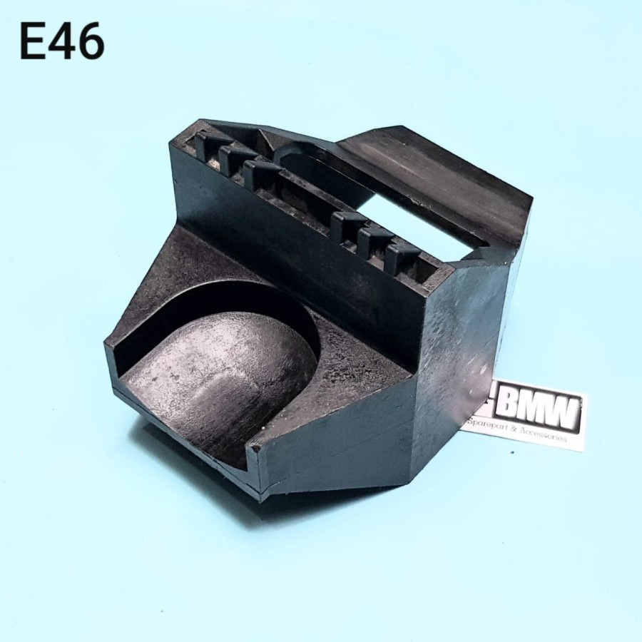 dudukan radiator bawah BMW E46 318i 323i 325i thn 99-04