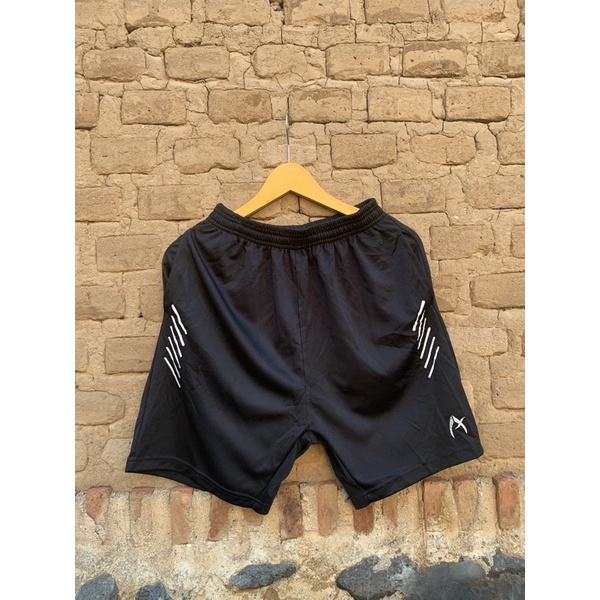 celana pendek hitam olahraga size 27-29 second bekas preloved thrift murah shortpant