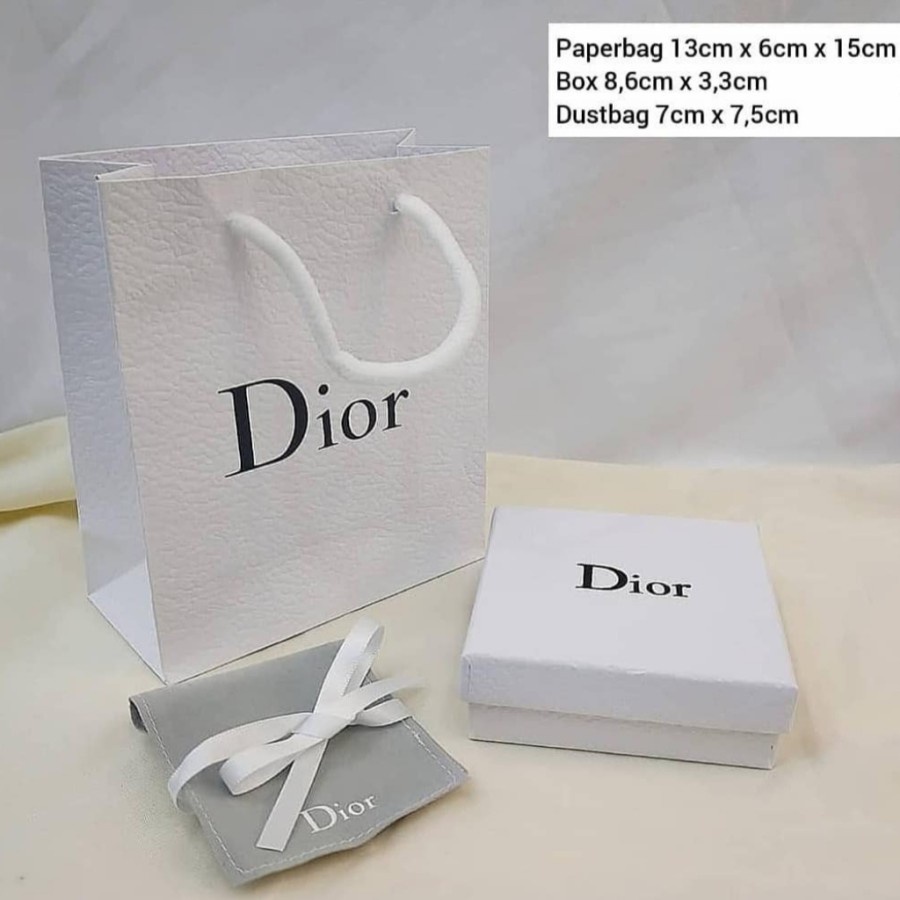 

Kotak Kado Gift Box Asesoris Exclusive Branded