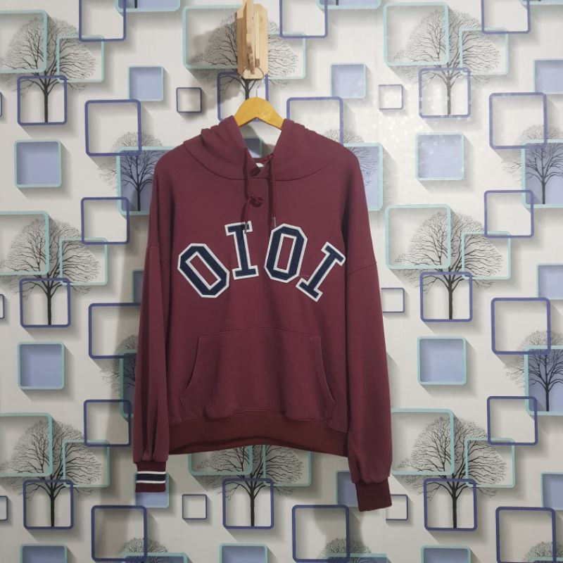 Hoodie oioi Size M Second Preloved