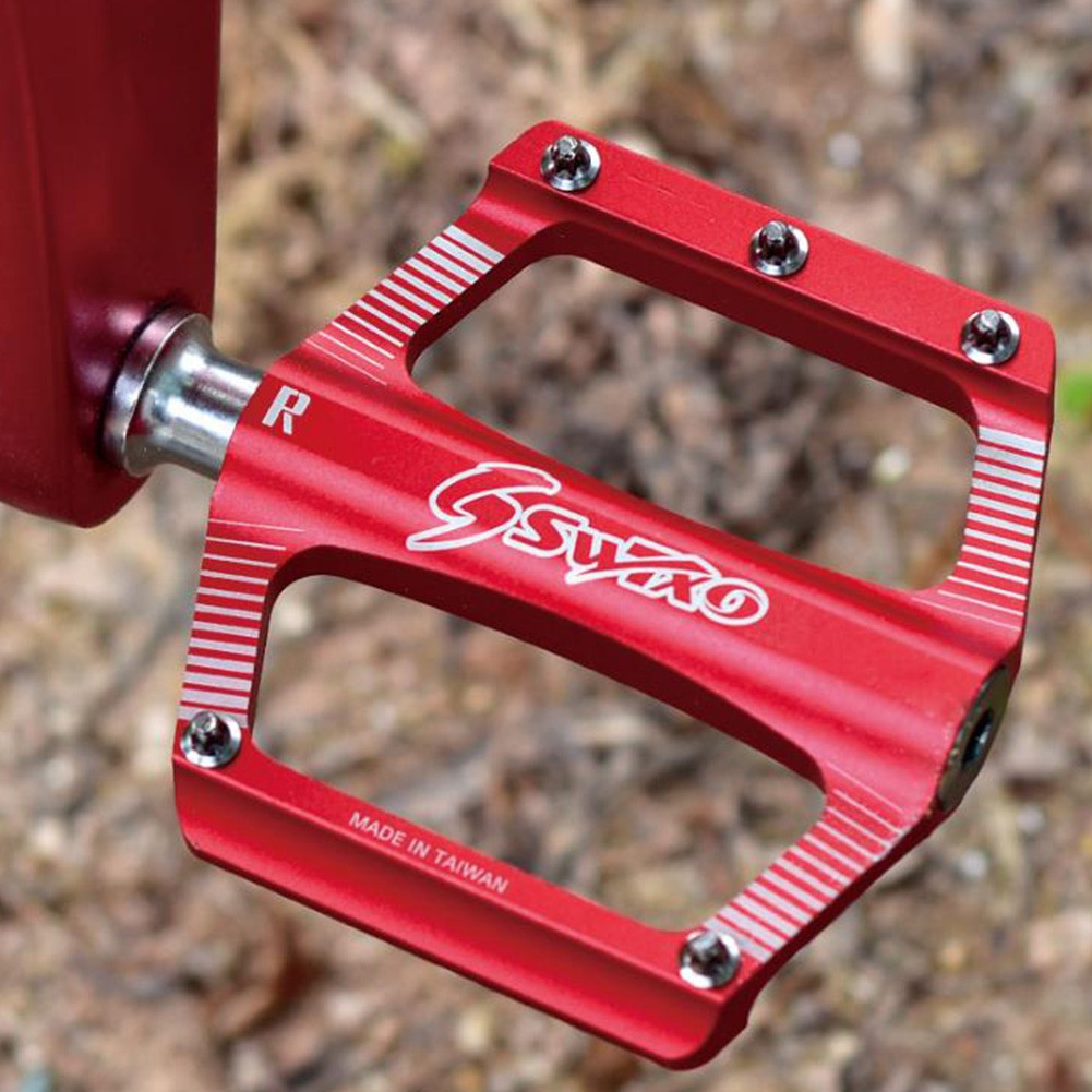 red mountain bike pedals