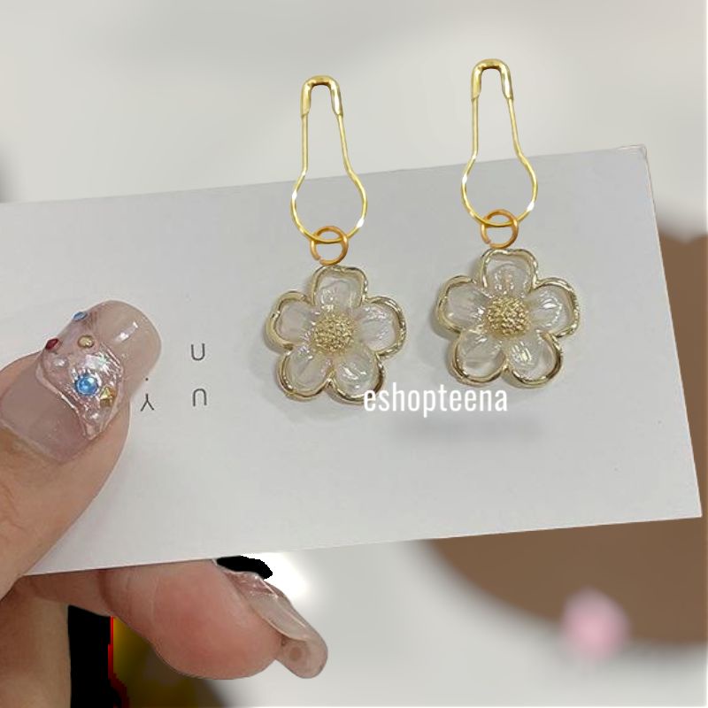 A156 anting hijab bunga putih gold_anting jilbab