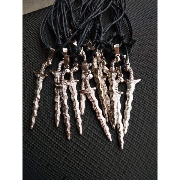 kalung tali keris