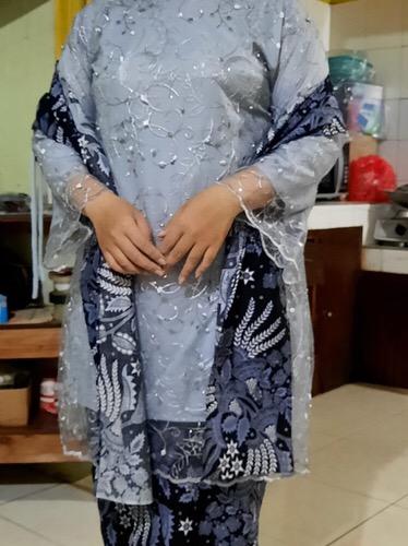 Ada Anak - Shopashop Solo Batik Kebaya Couple Carisa Selendang Brukat Tille Mutiara