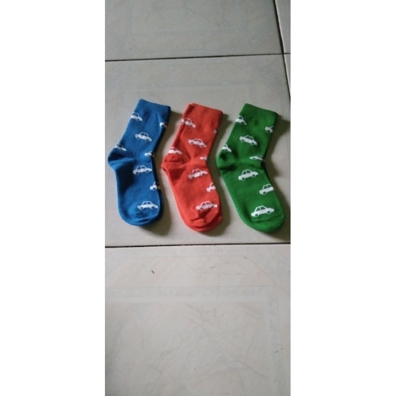 termurah 3 pasang kaos kaki anak TK-sd motif mobil warna cerah bahan grees