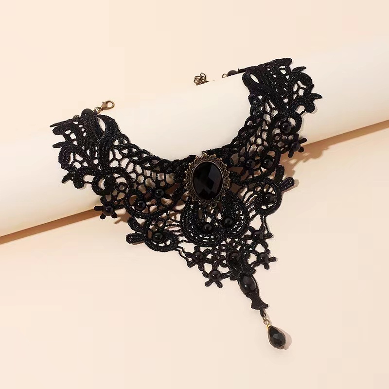 Black Gothic Necklace in Embroidery Lacework Stone 8516