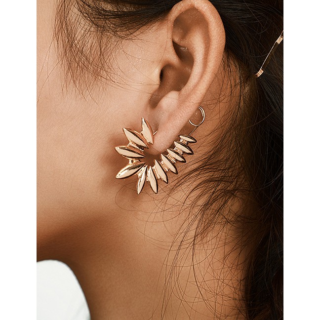 LRC Anting Tusuk Fashion Gold Alloy Glossy Leaf Earrings D50742