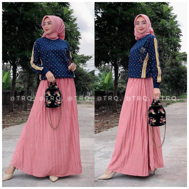 Rok Plisket + Atasan Kaos