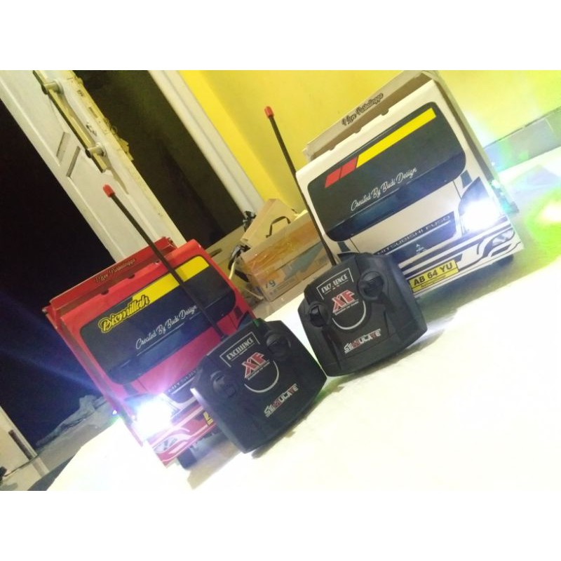 miniatur truk oleng remot