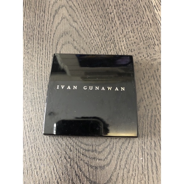 PRELOVED EYESHADOW IVAN GUNAWAN