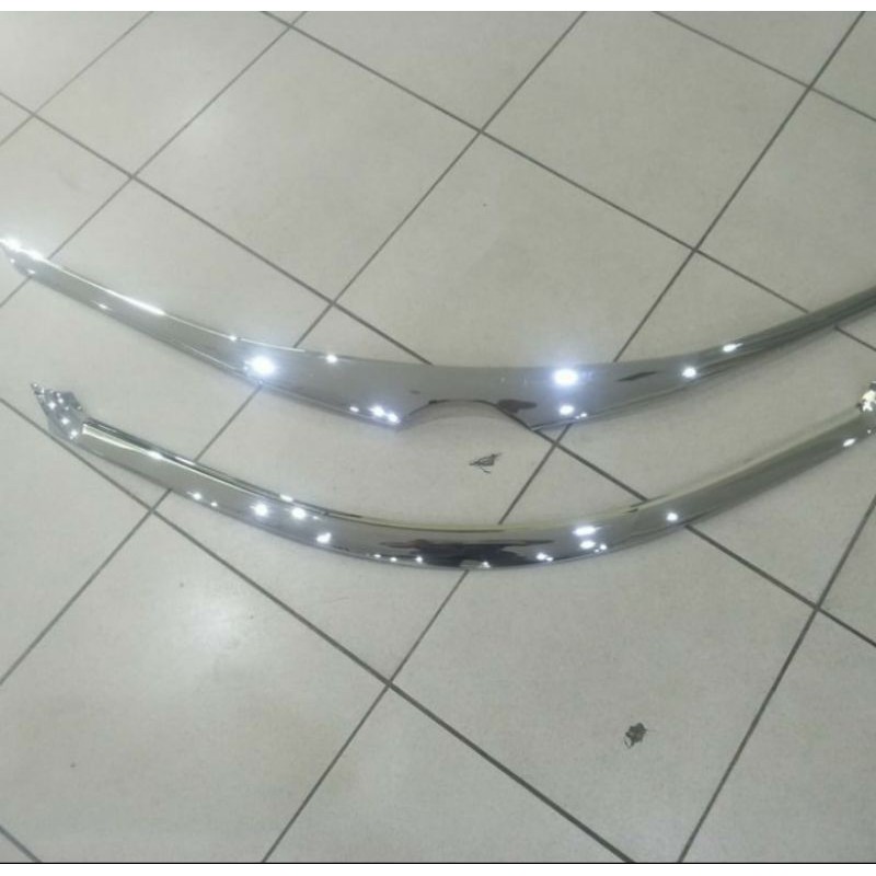 lis grill depan kap mesin atas bawah / avanza / xenia