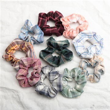 Topprice COD Ikat Rambut Motif Strawberry Aneka Warna Karet Scrunchie Rambut AW19 / AW20 / AW29 / AW30