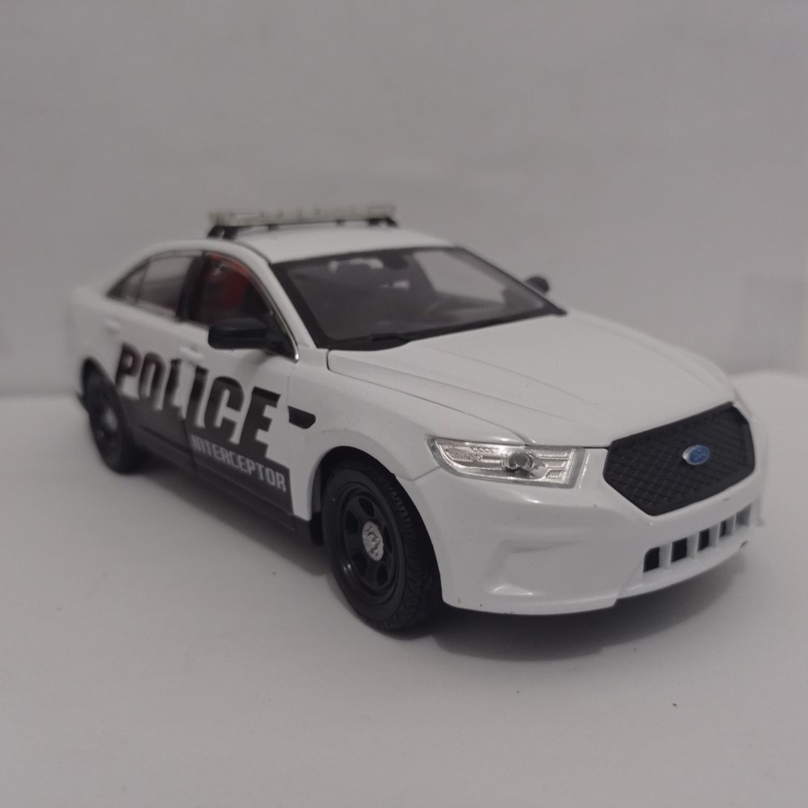 Diecast Ford Police Interceptor putih Welly 1:24 miniatur mobil polisi murah