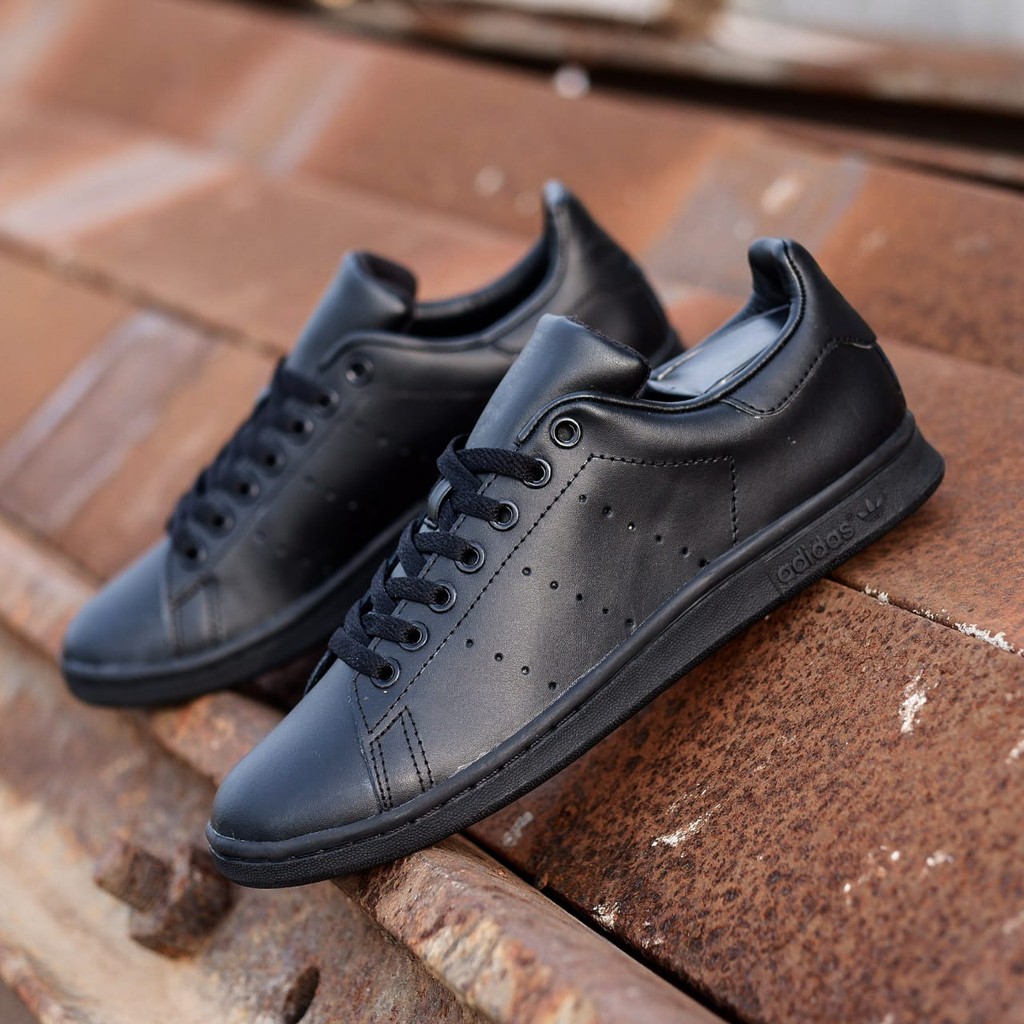 stan smith full black