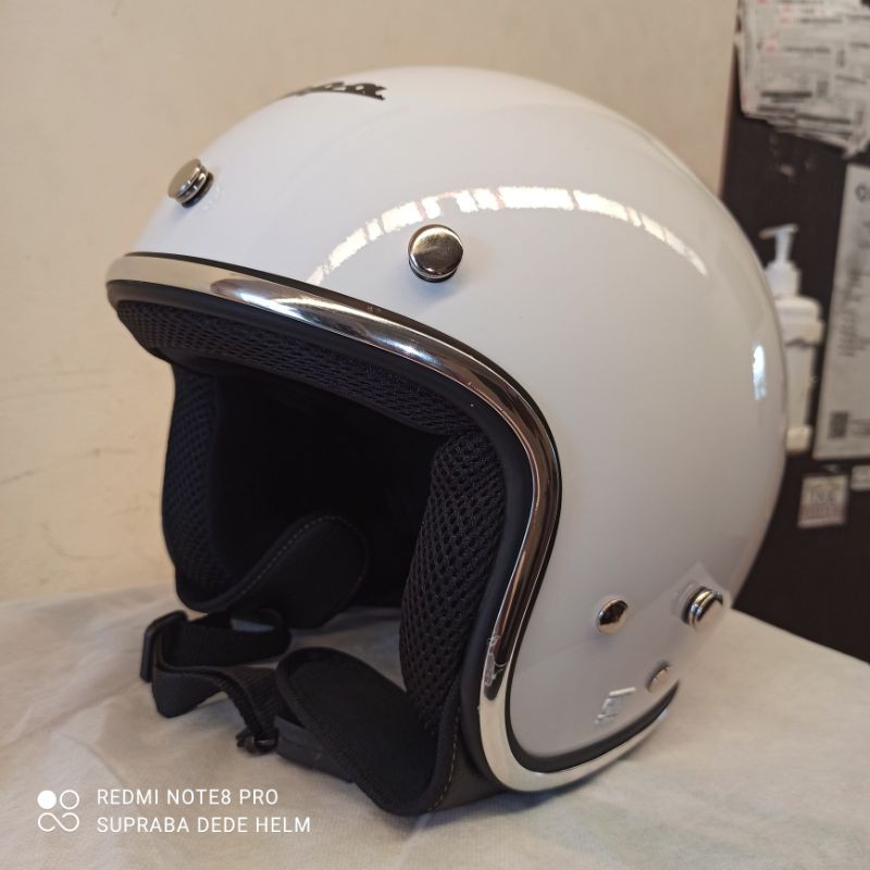 Helm Bogo vespa putih Shopee Indonesia Helm Bogo vespa putih Shopee Indonesia