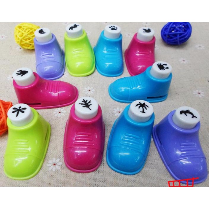 Alat Pembolong Kertas Aneka Motif Lucu Berbentuk Sepatu