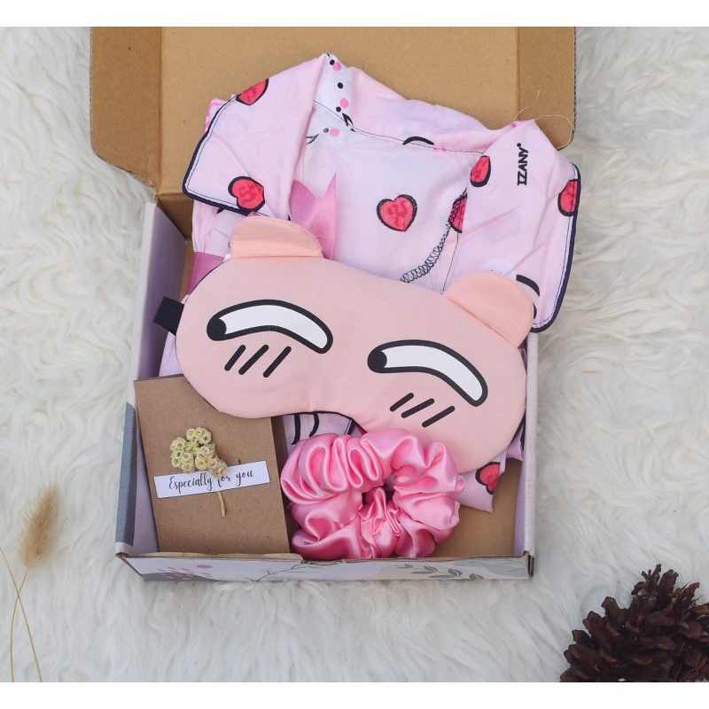 hampers piyama kado cewek ulang tahun istri pacar teman wisuda pernikahan