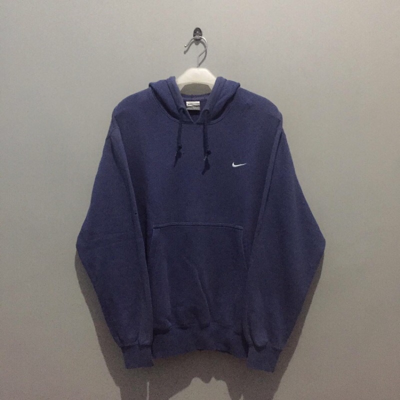 nike 00s small swoosh hoodie - size M
