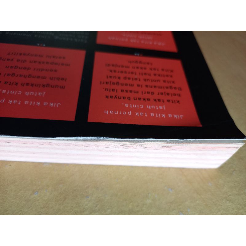 BUKU PRELOVED Jika Kita Tak Pernah Jatuh Cinta by Alvi Syahrin