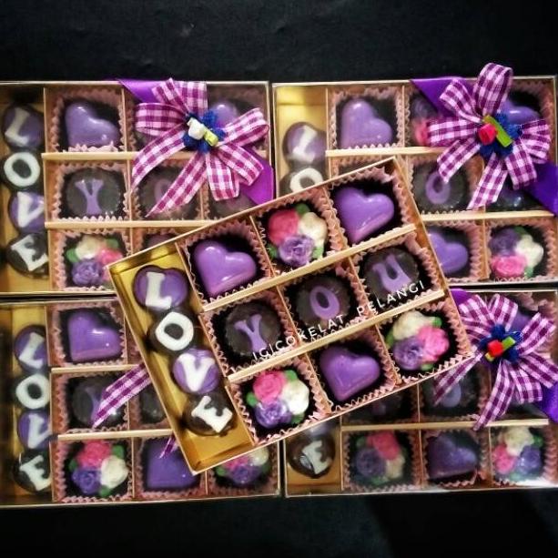 

[PRODUK JVWCJ] Hadiah coklat valentine untuk pacar sahabat teman saudara cokelat pelangi box sekat 12 love you FYJ