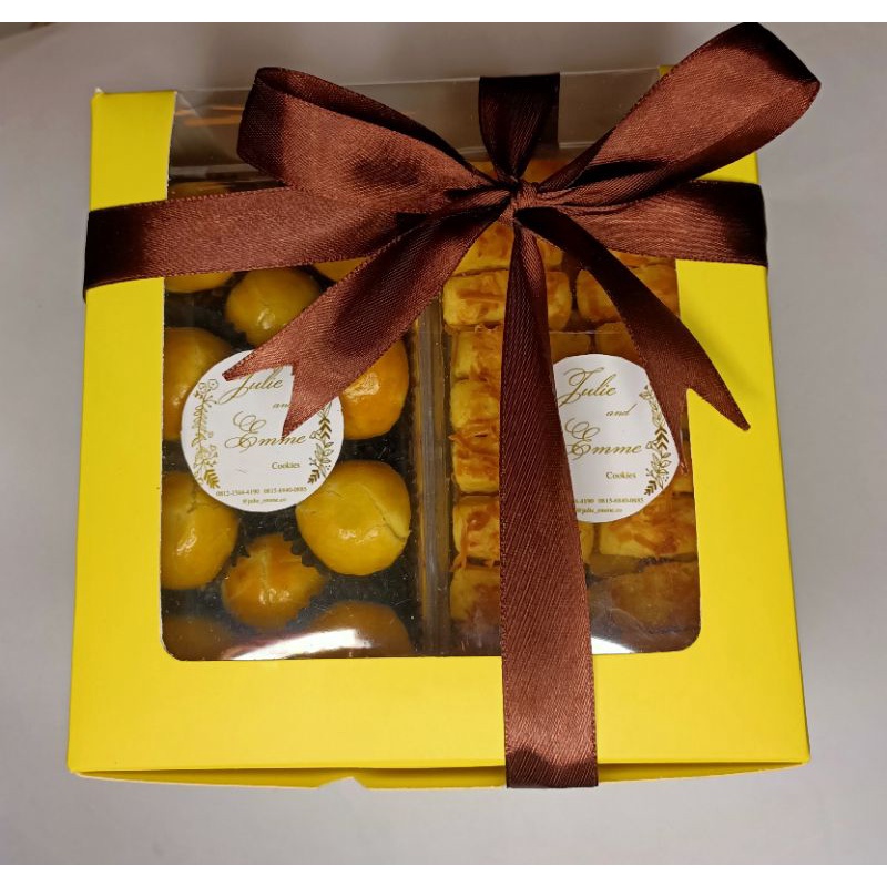 

Hampers kue kering natal dan tahun baru