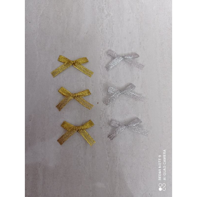 

PITA EMAS/SILVER METALIK MINI