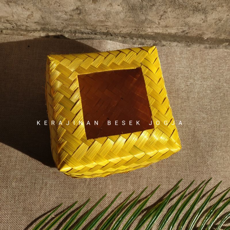 SEPASANG BESEK MIKA 15X15CM natural besek anyaman bambu besekjogja besek mika besek warna warni