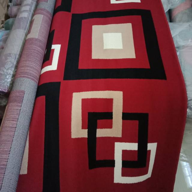 Karpet Permadani Motif Ukuran 230x310 cm Kualitas Premium Bahan Lembut dan Halus