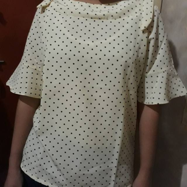 Preloved blouse polkadot