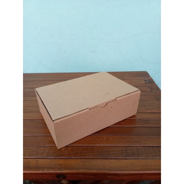 

dus Syal/kemasan Dus 15 x 10.5 x 5 cm