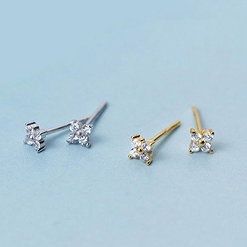 [ACKER] 1 Pasang 925 Perak Jarum Mini Zirkon 4 Daun Semanggi Anting-Anting Sederhana Fashion Bunga Stud Anting-Anting untuk Wanita