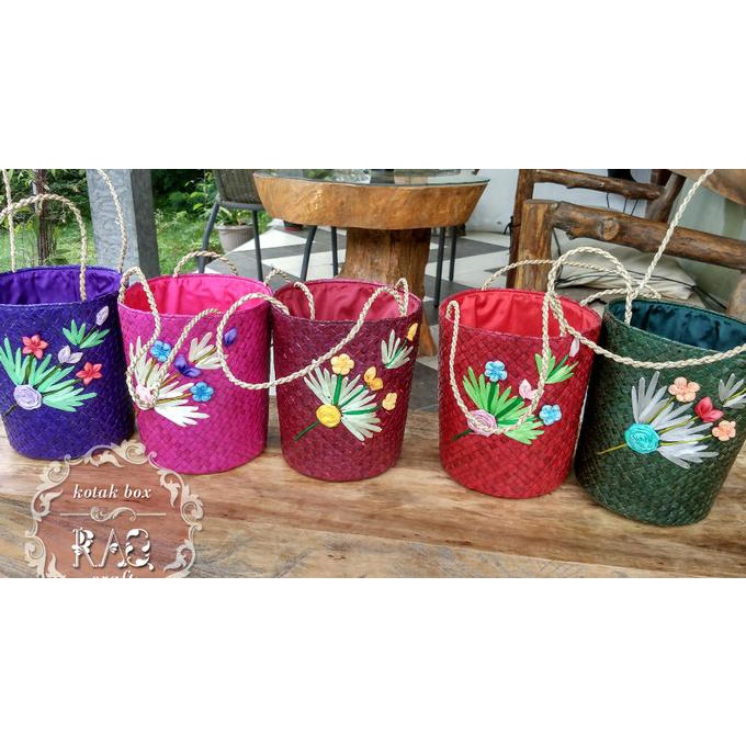

AKSESORIS PERNIKAHAN WADAH KERANJANG KUE PARCEL UNIK ISI 3 TOPLES PERLENGKAPAN PESTA CRAFT