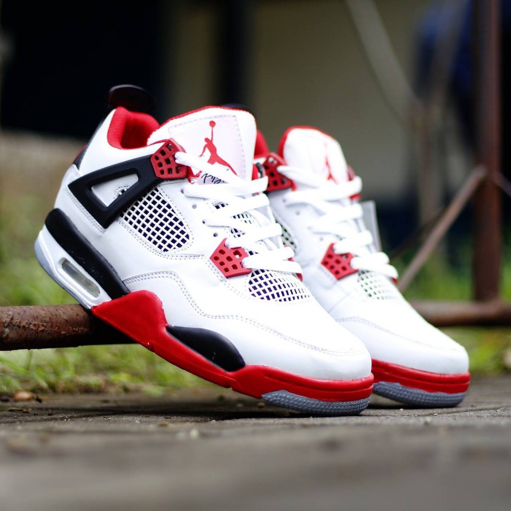 Sepatu Nike Air Jordan 4 (Import) Sepatu Basket Pria size 40-44. Gratis