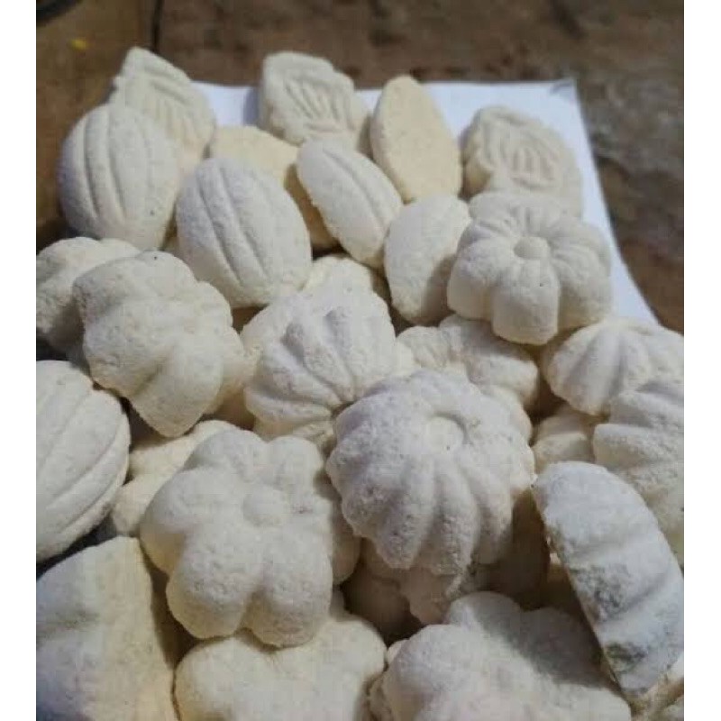 

kue lebaran satru kacang