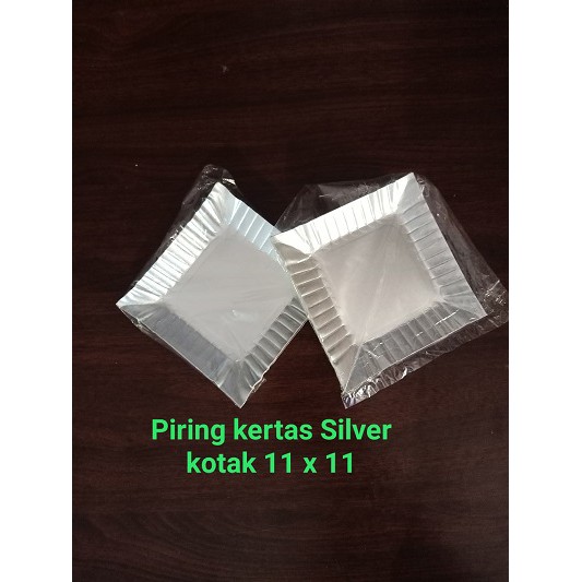 Piring kertas Silver / Piring kue Ultah kotak