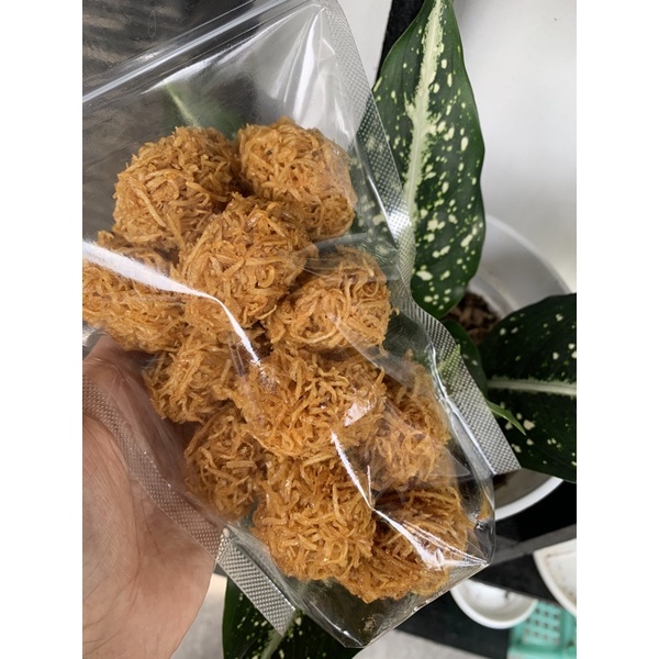 

Kremes singkong renyah khas cianjur