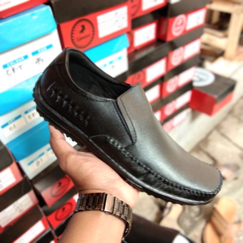 Sepatu pria casual santai kerja kulit