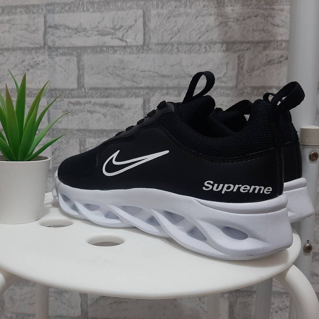 SEPATU NIKE121 SUPREME BLACK SEPATU RUNNING MAN AND GIRLS SNEAKERS SEPATU SPORT