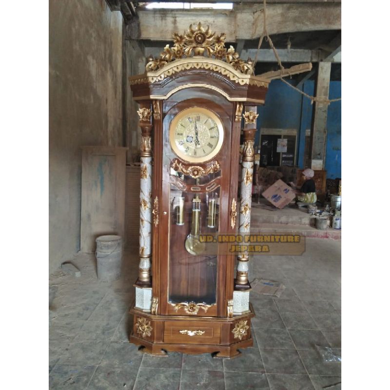 jam hias ruangan tamu ukir minimalis furnitur kayu jati jepara