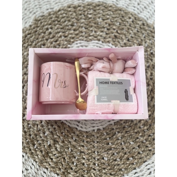 

Ratugrosir1 - GIFT BOX ESTETIK