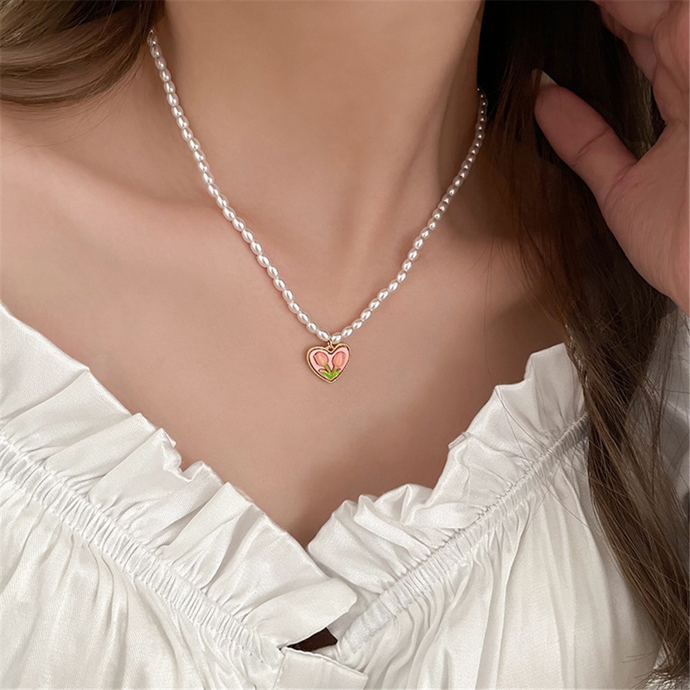 Kalung Rantai Klavikula Hias Liontin Hati Tulip peach Mutiara Gaya Korea retro Untuk Wanita